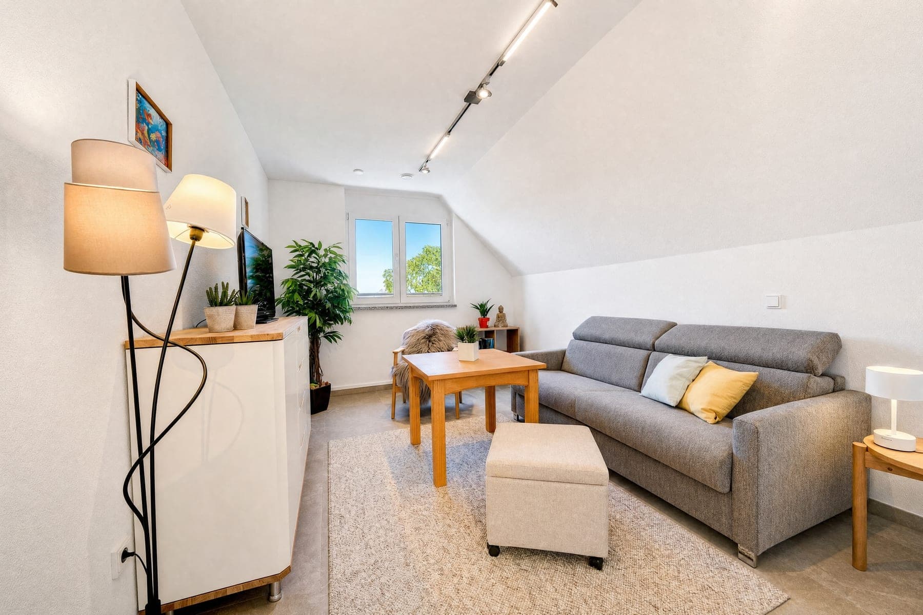 Dasselbe Wohnzimmer als zusammengeführte Belichtungsreihe